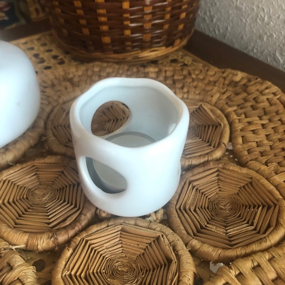 Vintage Tulip Ceramic Two Piece Potpourri/Oil Warmer/Simmer - Picture 6 of 12